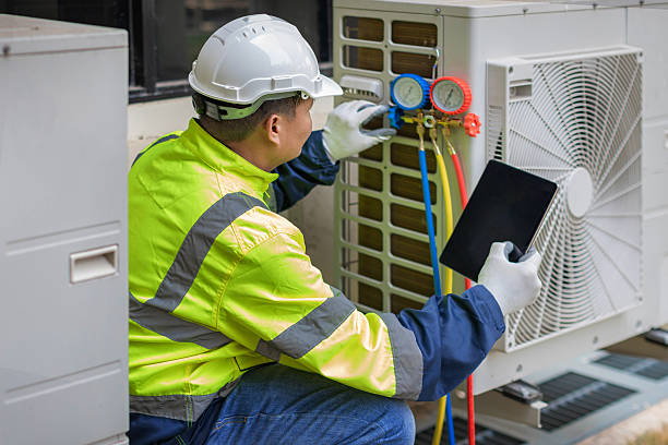 Professional Hvac technician working in Greenwich, CT